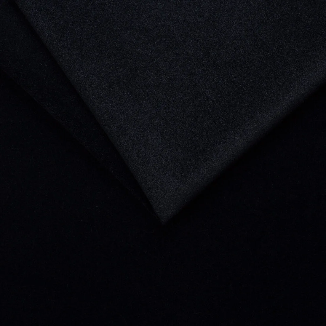 Royal Velvet 22 Black